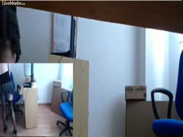 Bildschirmfoto sexyoffice Versteckte Kamera im Büro. Die Empfangsdame beschloss, ihr Mittagessen ausfallen zu lassen für | runetki | bongacams | ruscams | chaturbate |
