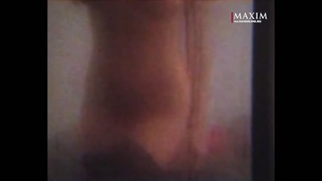 Bildschirmfoto Алена Водонаева голая в фотосессии для журнала Maxim Россия