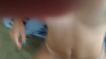 Bildschirmfoto Сначала стеснялась на камеру, потом приняла на лицо 18+
