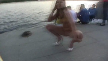 Screenshot The Public Exposure. Naked In Public - 3