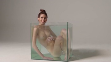 Screenshot Beautiful Naked Girl At The Aquarium Photo Shoot Without Clothes