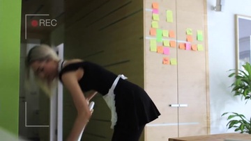 Screenshot I Play A Slutty Housekeeper Who Have Intercourse With Her Client