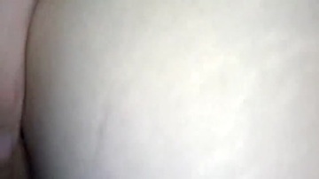 Bildschirmfoto Sperma im Arschloch seiner Freundin nach einem Blowjob