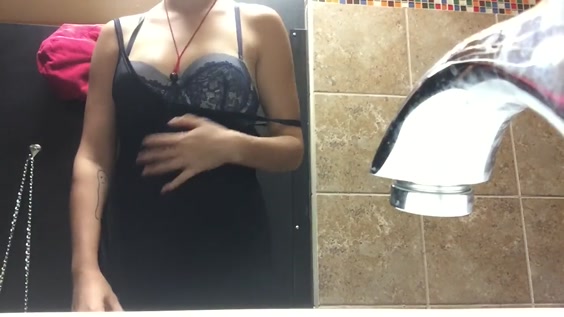 Мастурбирую в туалете макдональдса (Любительский ролик) | Мастурбация | Женская мастурбация 