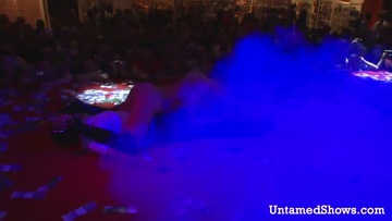 Screenshot Getting Naked On Stage And Gives Lick Pussy Random Dude From The Crowd (hd 720, D