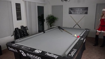 Screenshot Sexy "santa" Gives Out Amazing Tricks On The Pool Table - 1