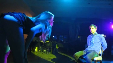 Screenshot Striptease, Private Dance For A Guy On A Chair
