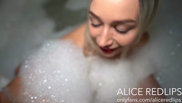 Screenshot "blond In Jacuzzi" Or "how To Give Oral After Job"