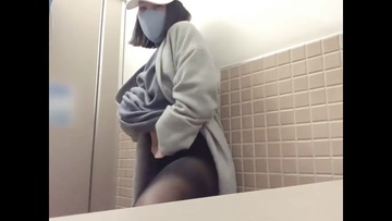 Screenshot Sneaking into the Public Men's Restroom! Masturbating for a Long Time even though Guys are Here♡