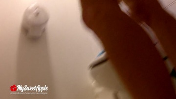 Screenshot Amateur Couple Fucking in the Acquapark - MySweetApple Real Homemade