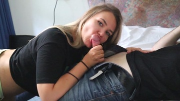 Screenshot Hot Russian Girl Blowjob and get Cum in Mouth