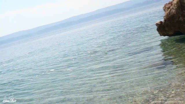 Bildschirmfoto Risky Sex on the Beach! got Caught while Fucking on Public Again! (Real)