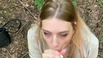 Screenshot Blowjob in the forest from Little Barbie 