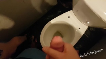 Screenshot Seduced me in the cinema, so he fucked her in the toilet 