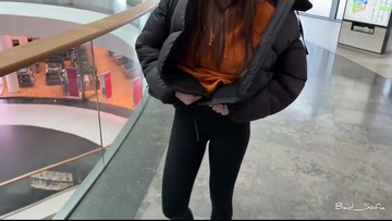 Screenshot Public Sex in The Locker Room With Cum - Camshot