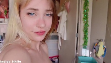 Screenshot PLAYING WITH MY HITACHI UWU - INDIGO WHITE