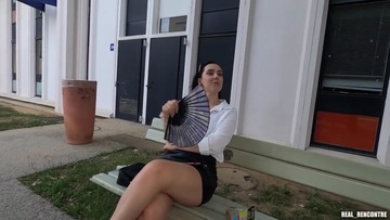 Screenshot Une Employée De Bureau Espagnole Au Gros Cul Défoncée dans la rue et à L'Hôtel Par 2 Inconnus !!!