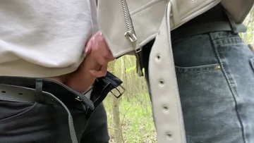 Screenshot SUCKED IN THE WOODS TO THE SOUND OF BIRDS, GREAT PUBLIC BLOWJOB IN THE WOODS