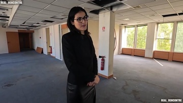 Screenshot Real Estate Agent Cheats On Boyfriend, Gets Anal Fucked During Visit By Fake Clients !!!