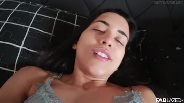 Screenshot Masturbándome apenas despierto y hablándote muy caliente (Orgasmo Húmedo, Primer plano)