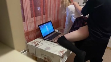 Screenshot My mom's playing Genshin Impact and fucking.