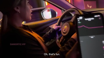 Screenshot Dani Ortiz drives his car while his vagina vibrates INEDITO
