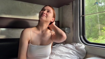 Screenshot Helped the girl on the train, and then received a gift