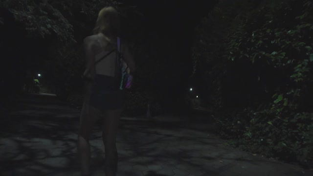 Bildschirmfoto DICKFLASH in Night Park: Stranger teen can't resist and makes me cum