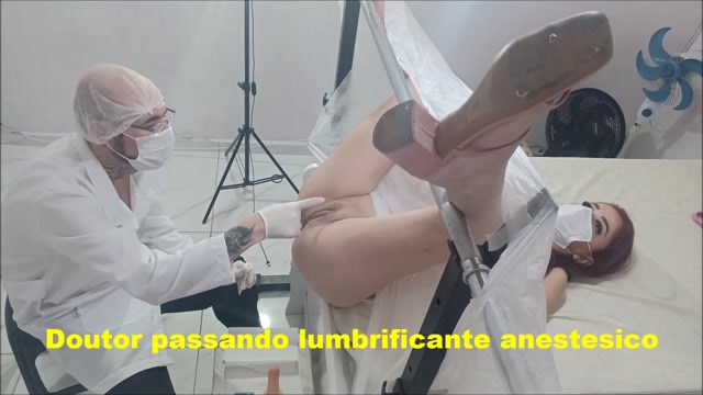 Bildschirmfoto Подпольный гинеколог изменяет новой пациентке.