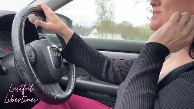 Bildschirmfoto Best friends MILF Mom fucked me right there in her car