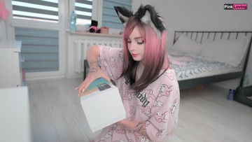 Screenshot My stepsister found my toy and decided to help me cum - pinkloving
