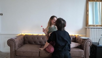 Screenshot Amateur French (Eng Sub) - Nina is back, i lick her pussy and we chill together.
