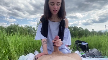 Screenshot Picnic with a girl ended in FUCKING