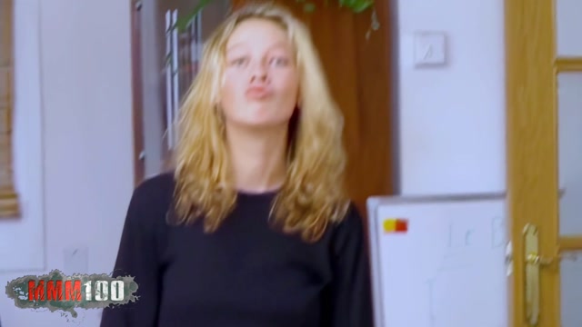 Bildschirmfoto Маленькая веселая цыганка Алисия трахается с Хорхе
