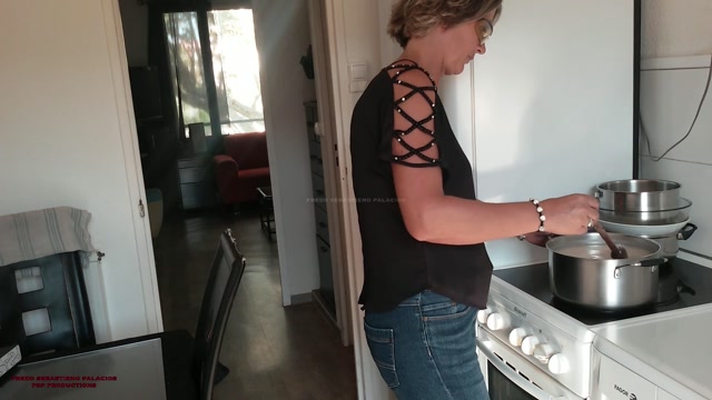 Bildschirmfoto I pay the stepmom and fuck her ass