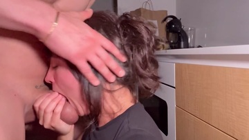 Screenshot French Girl knows how to suck DICK
