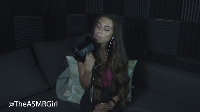 Bildschirmfoto Сладострастные лизки и пылающие взгляды от Зии, королевы ASMR