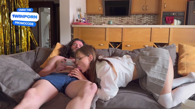 Bildschirmfoto Жена отвлекала меня от Киберпанка, поэтому я жестко трахнул её в задницу. Массивный камшот