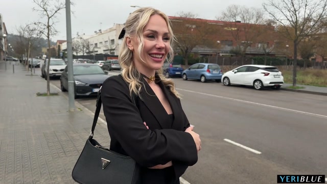 Bildschirmfoto Horny blonde fucked in the middle of the road - Angie Lynx