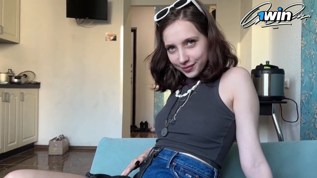 Screenshot Met a Ukrainian schoolgirl on the street and fucked her on the same day