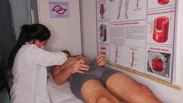 Bildschirmfoto Oh... my penis got hard in front of the nurse.