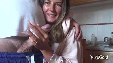 Screenshot Quick Homemade Handjob from Sexy Camilla Moon with Lot A Cum