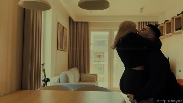Bildschirmfoto Perfect big boobs blonde MULTIPLE ORGASMS-Thelymia.