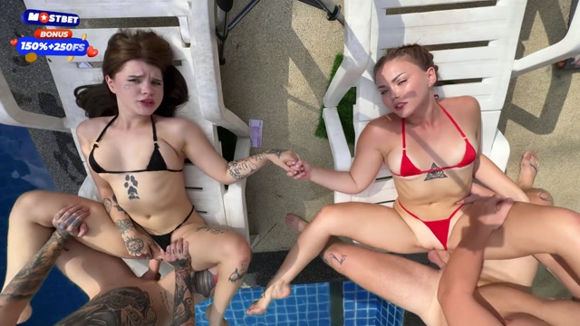 Bildschirmfoto ОРГИЯ! Две Шлюховатые Студентки Заплатили Чистильщикам Бассейнов За :ёсткий Секс