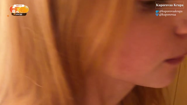 Bildschirmfoto When she saw my erect penis in the steam room, my companion blushed at her first indecent experience.