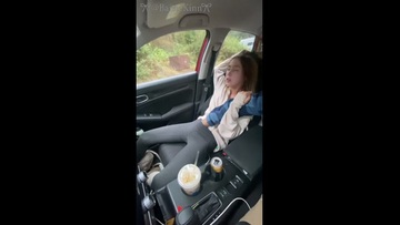 Screenshot Tiny Girlfriend Soaked In Car – Wet Leggings, Intense Fingering & Multiple Squirting Orgasms 💦🔥❤️